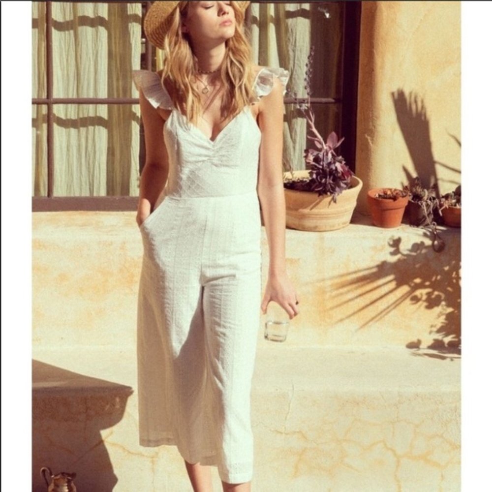 Promesa White Cropped Eyelet Jumpsuit Size S 🤍